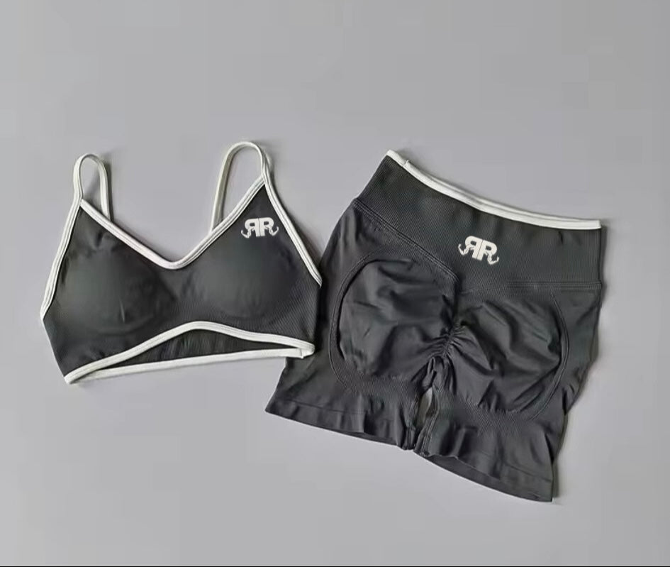 Women’s Seamless Sports Bra